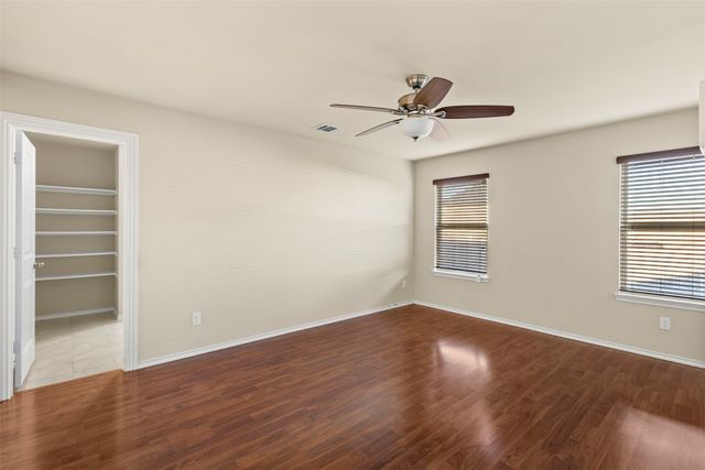 1547 Meadowlake Drive, Waxahachie, TX 75165