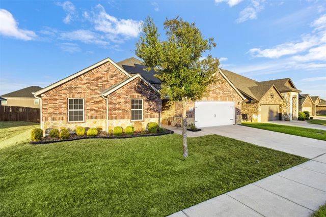 1547 Meadowlake Drive, Waxahachie, TX 75165
