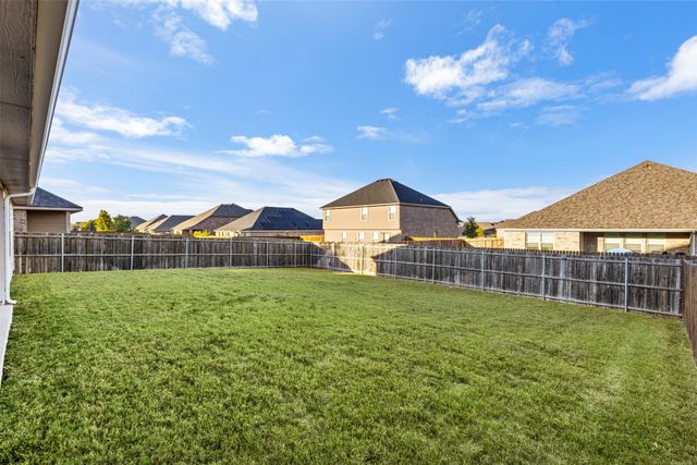 1547 Meadowlake Drive, Waxahachie, TX 75165