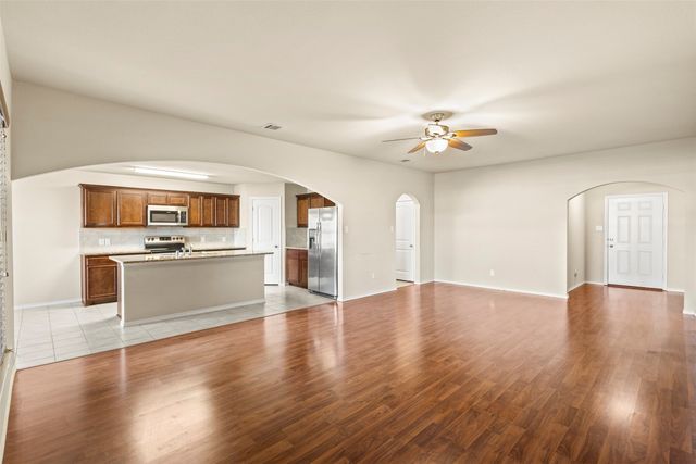1547 Meadowlake Drive, Waxahachie, TX 75165