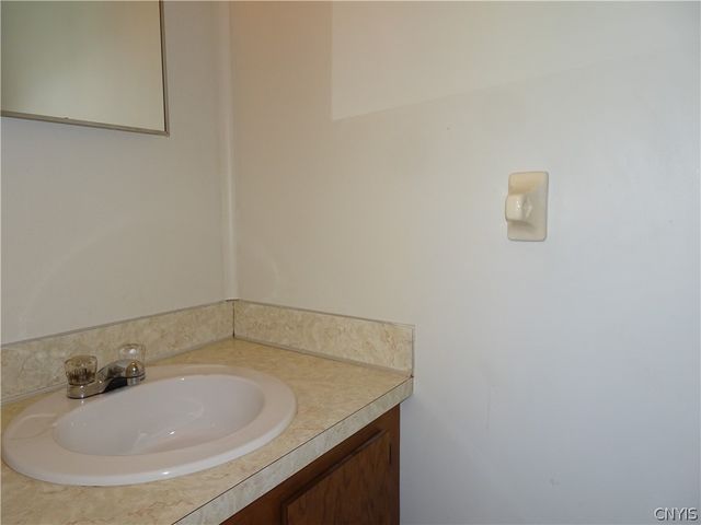 133 - 135 Tuller Road 133, Cicero, NY 13212