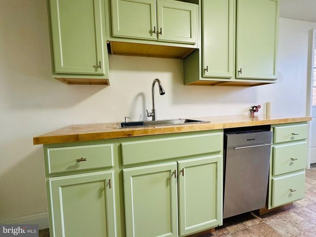 16 SPRUCE ST, Branchdale, PA 17923