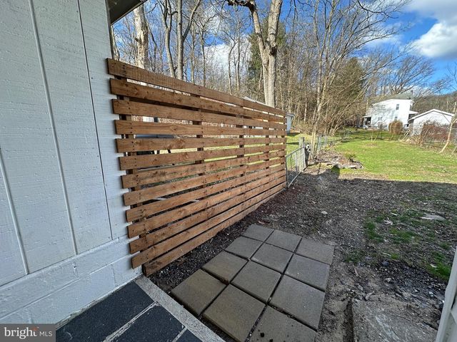 16 SPRUCE ST, Branchdale, PA 17923