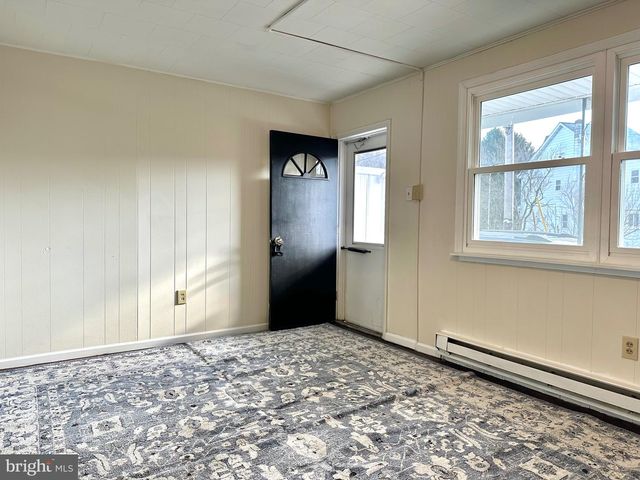 16 SPRUCE ST, Branchdale, PA 17923