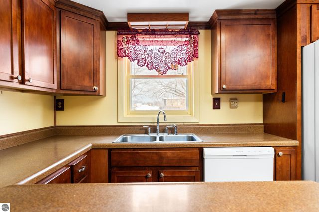 1663 County Road 633, Grawn, MI 49637