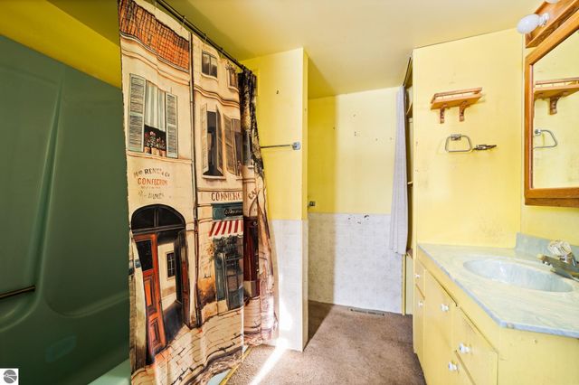 1663 County Road 633, Grawn, MI 49637