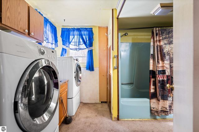 1663 County Road 633, Grawn, MI 49637