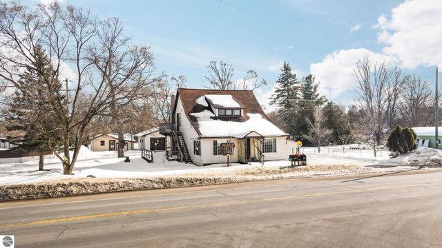 1663 County Road 633, Grawn, MI 49637