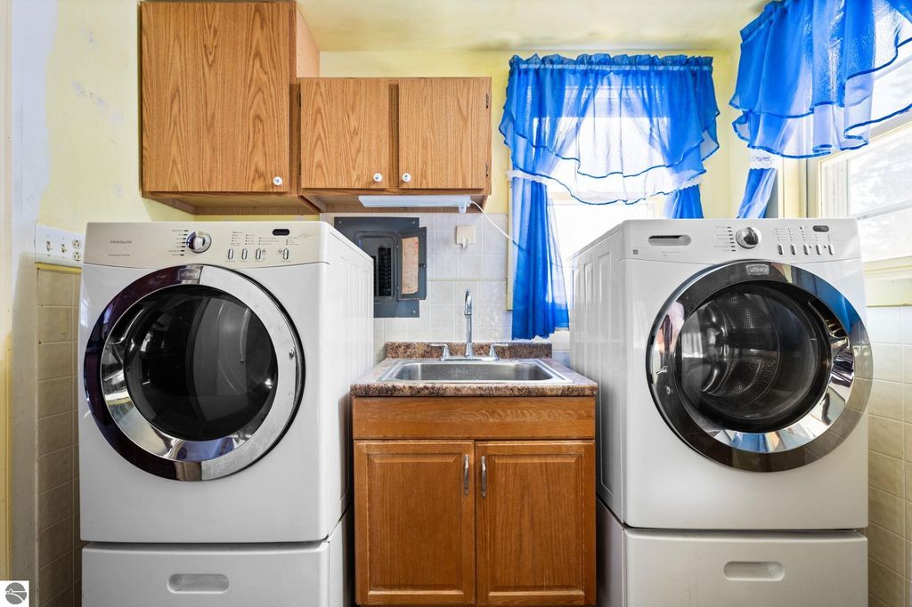 Image 16 of property listing at 1663 County Road 633, Grawn, MI 49637