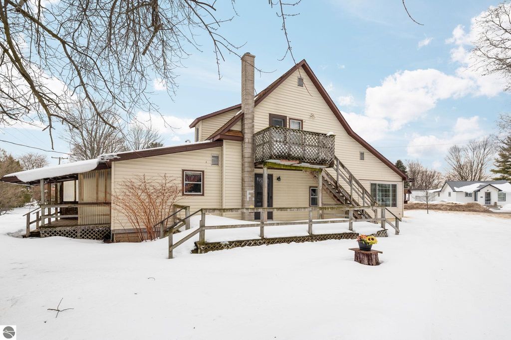 Image 38 of property listing at 1663 County Road 633, Grawn, MI 49637