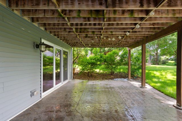 1820 Park Ridge Drive, Chaska, MN 55318