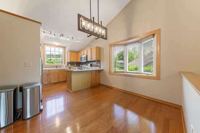 1820 Park Ridge Drive, Chaska, MN 55318