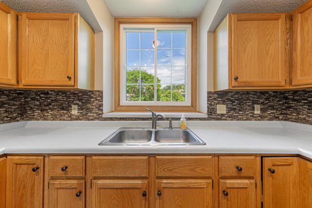 1820 Park Ridge Drive, Chaska, MN 55318