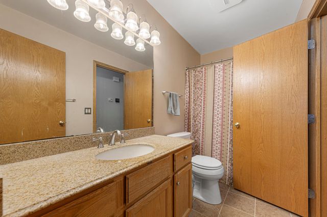 1820 Park Ridge Drive, Chaska, MN 55318