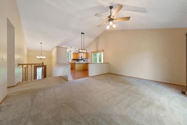1820 Park Ridge Drive, Chaska, MN 55318