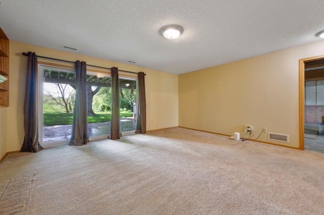 1820 Park Ridge Drive, Chaska, MN 55318