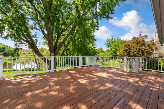 1820 Park Ridge Drive, Chaska, MN 55318
