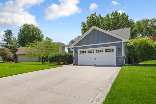 1820 Park Ridge Drive, Chaska, MN 55318