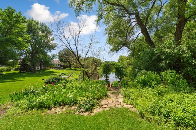 1820 Park Ridge Drive, Chaska, MN 55318