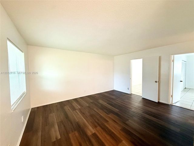 220 NE 41st St 2, Oakland Park, FL 33334