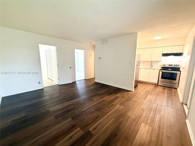 220 NE 41st St 2, Oakland Park, FL 33334