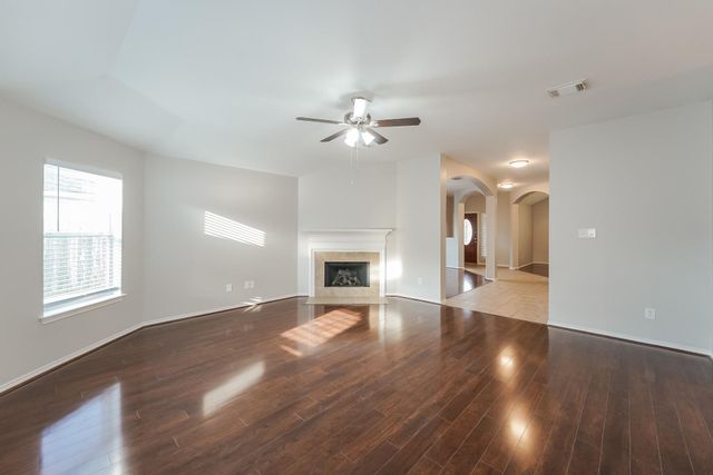 3830 Lake Ballinger Lane, Richmond, TX 77406
