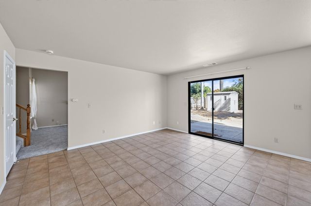 571 W Pat Drive, Clovis, CA 93612