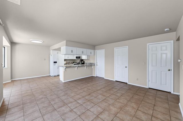 571 W Pat Drive, Clovis, CA 93612
