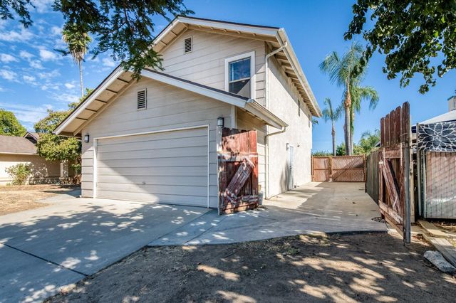 571 W Pat Drive, Clovis, CA 93612