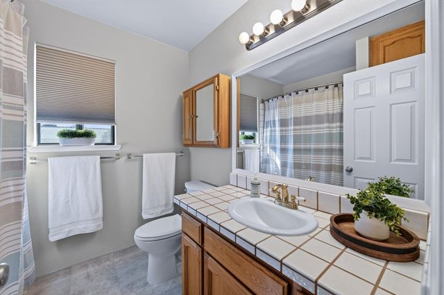 571 W Pat Drive, Clovis, CA 93612
