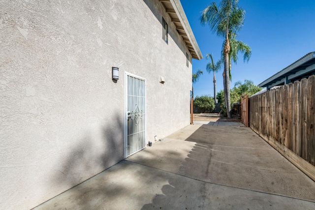 571 W Pat Drive, Clovis, CA 93612