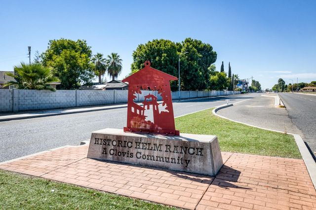571 W Pat Drive, Clovis, CA 93612