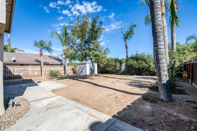 571 W Pat Drive, Clovis, CA 93612