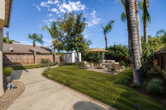 571 W Pat Drive, Clovis, CA 93612