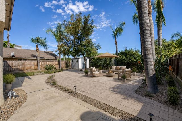 571 W Pat Drive, Clovis, CA 93612