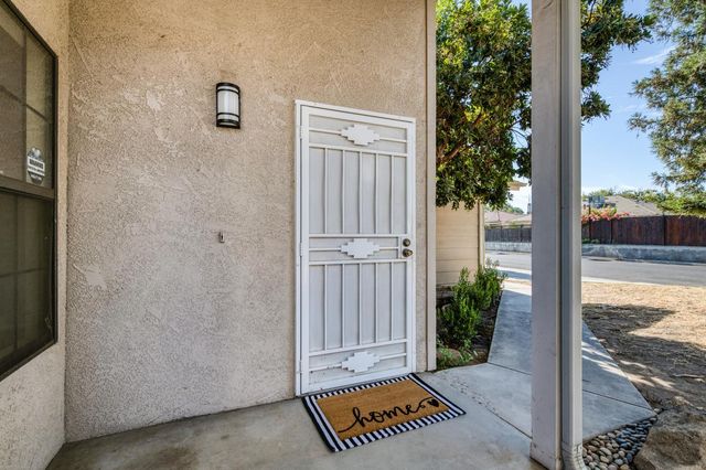 571 W Pat Drive, Clovis, CA 93612