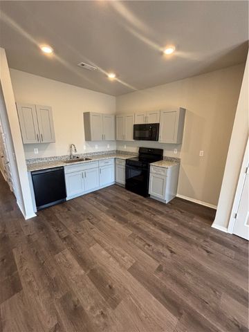 6611 NW Kathleen Street, Bentonville, AR 72713