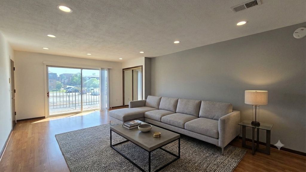 718 Cobblestone Circle C, Glenview, IL 60025 — photo 3