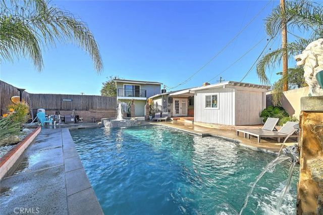 8297 E Carburton, Long Beach, CA 90808