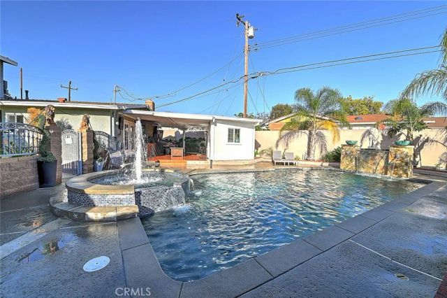 8297 E Carburton, Long Beach, CA 90808
