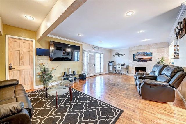 8297 E Carburton, Long Beach, CA 90808