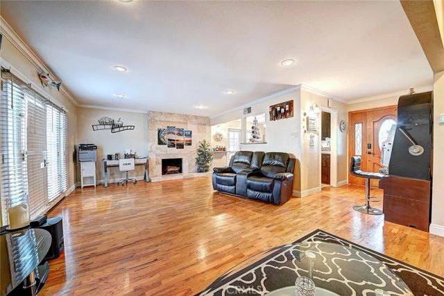 8297 E Carburton, Long Beach, CA 90808