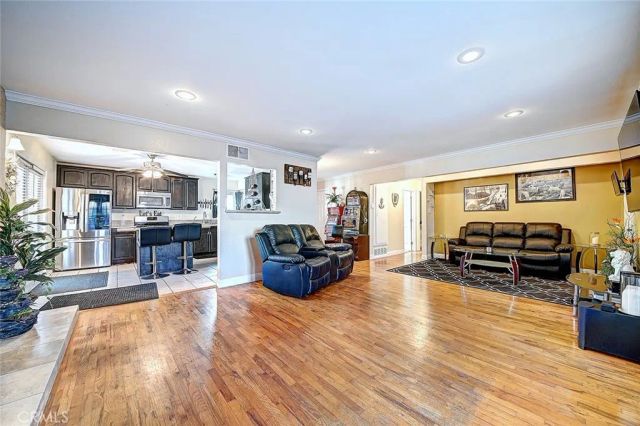 8297 E Carburton, Long Beach, CA 90808