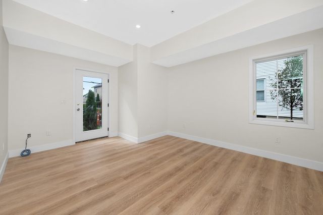 66 Orange Street 1, Waltham, MA 02453