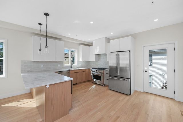 66 Orange Street 1, Waltham, MA 02453