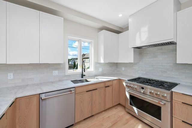 66 Orange Street 1, Waltham, MA 02453