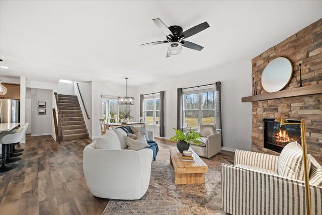 544 Wild Oak ROAD, Hartland, WI 53029