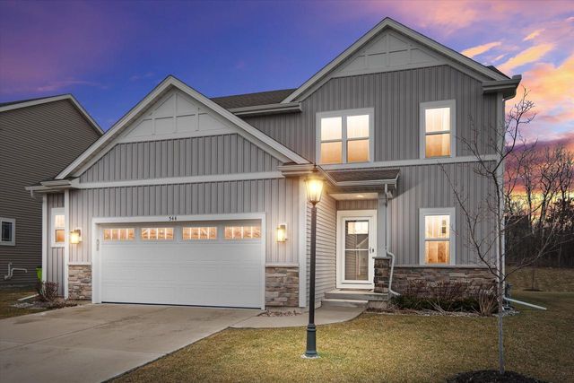 544 Wild Oak ROAD, Hartland, WI 53029