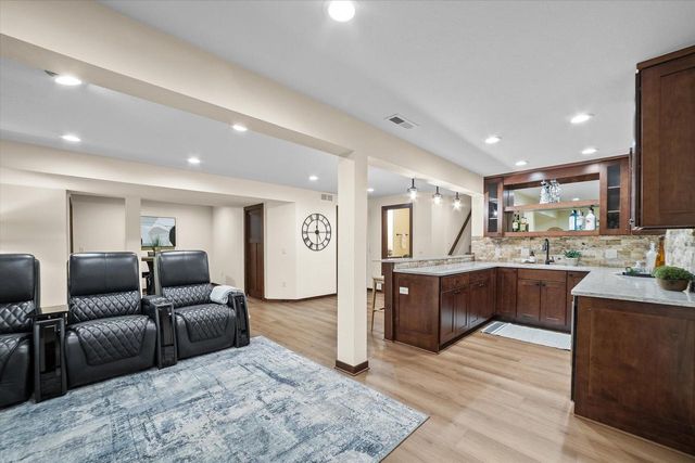 544 Wild Oak ROAD, Hartland, WI 53029