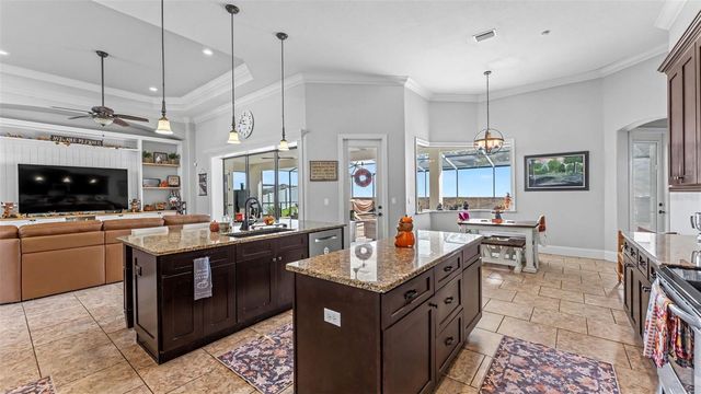 5074 SHORE SIDE DR, Lakeland, FL 33812